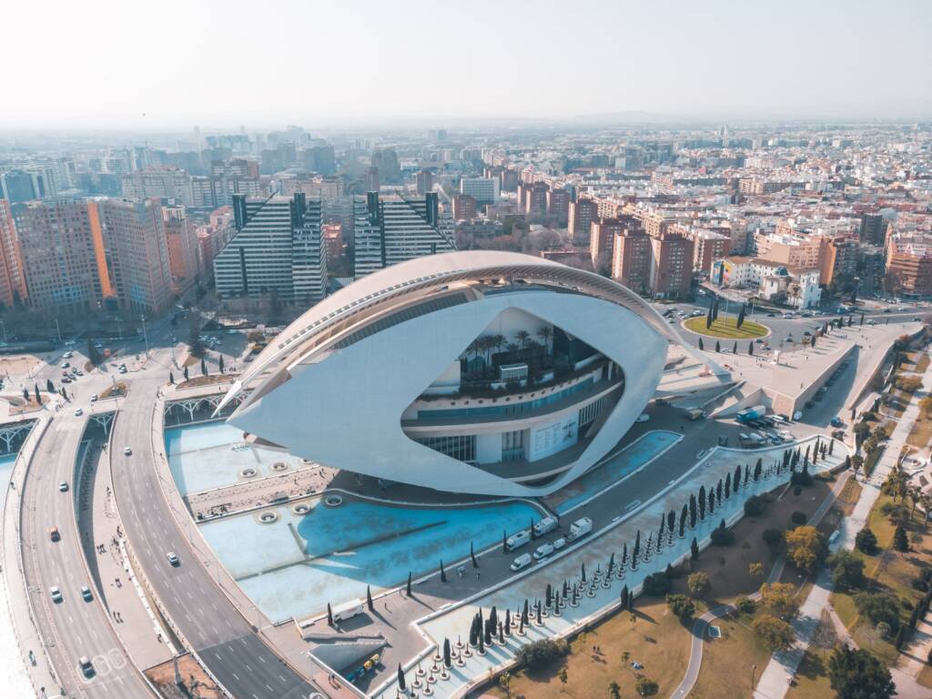 Het Palau de les Arts in Valencia van bovenaf