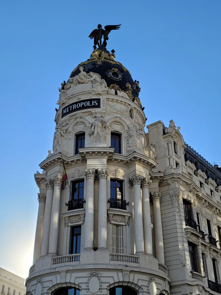 Het Metropolis-gebouw in Madrid